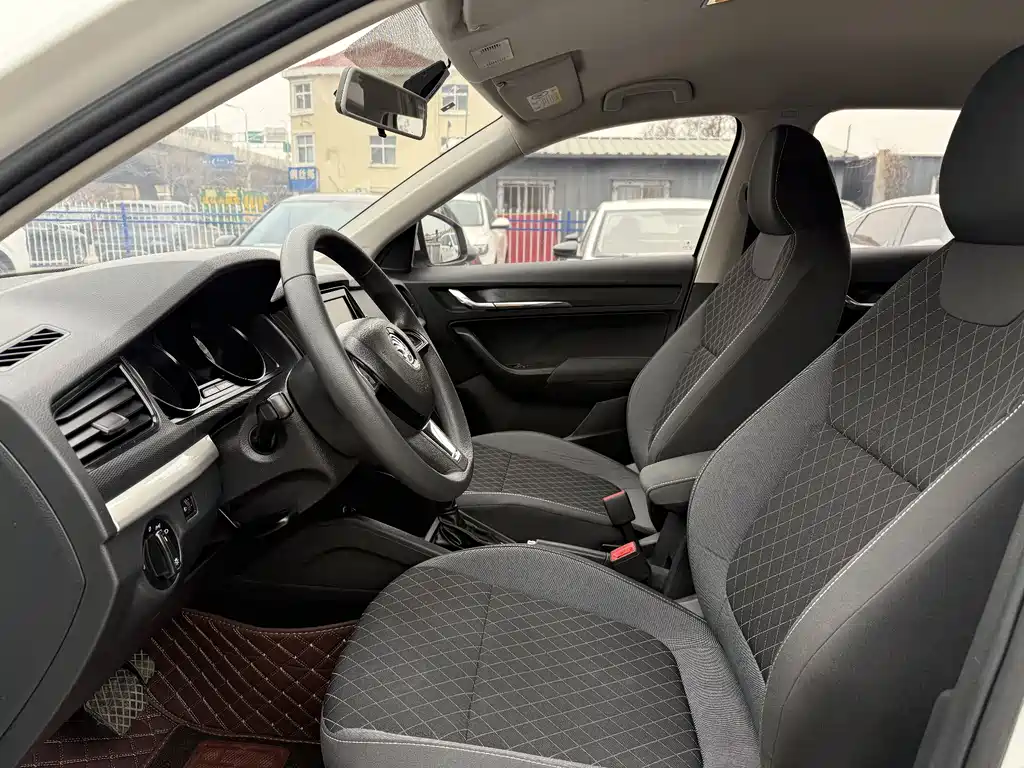 Komic 2018 1.5L automatic standard version National VI купить на сайте DeffCars