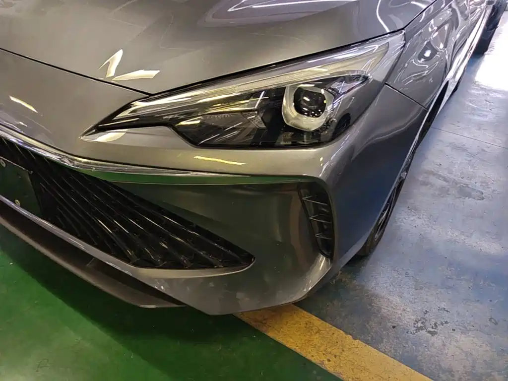 Roewe i5 2023 1.5L CVT Premium Edition купить на сайте DeffCars