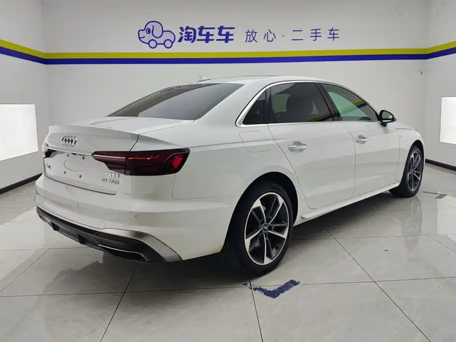 Audi A4L 2024 40 TFSI Fashionable and Dynamic купить на сайте DeffCars