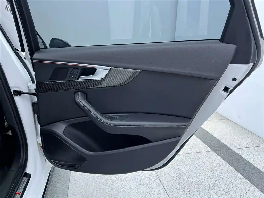 Audi A4L 2022 40 TFSI luxury and dynamic model купить на сайте DeffCars