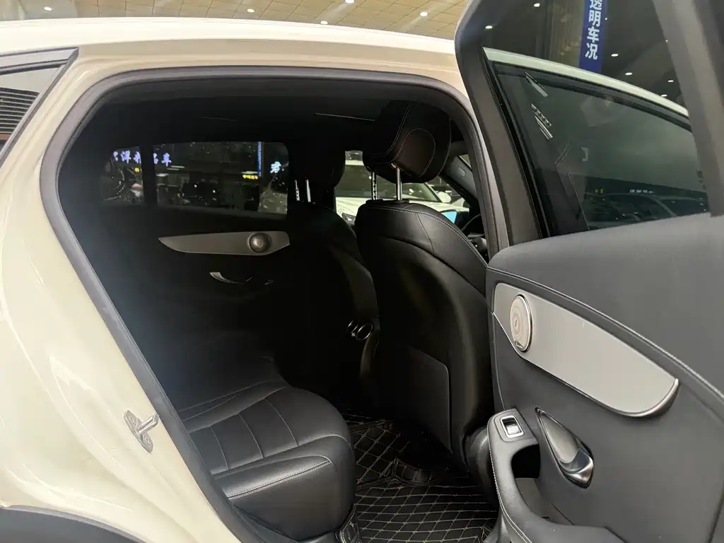 Mercedes-Benz GLC Coupe 2019 GLC 200 4MATIC Coupe SUV купить на сайте DeffCars