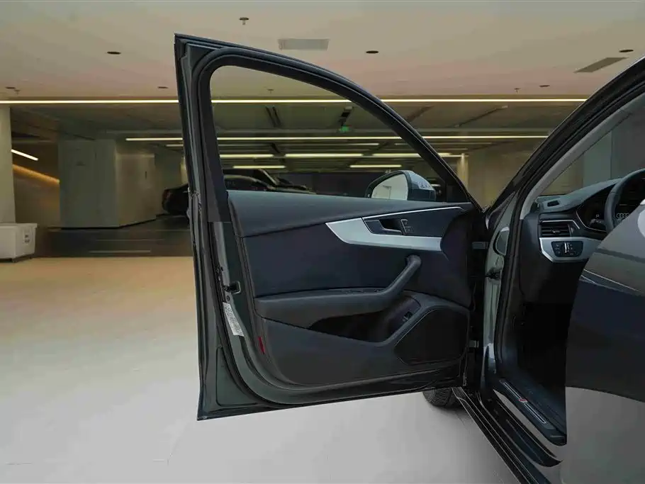 Audi A4L 2024 40 TFSI Fashionable and Dynamic купить на сайте DeffCars