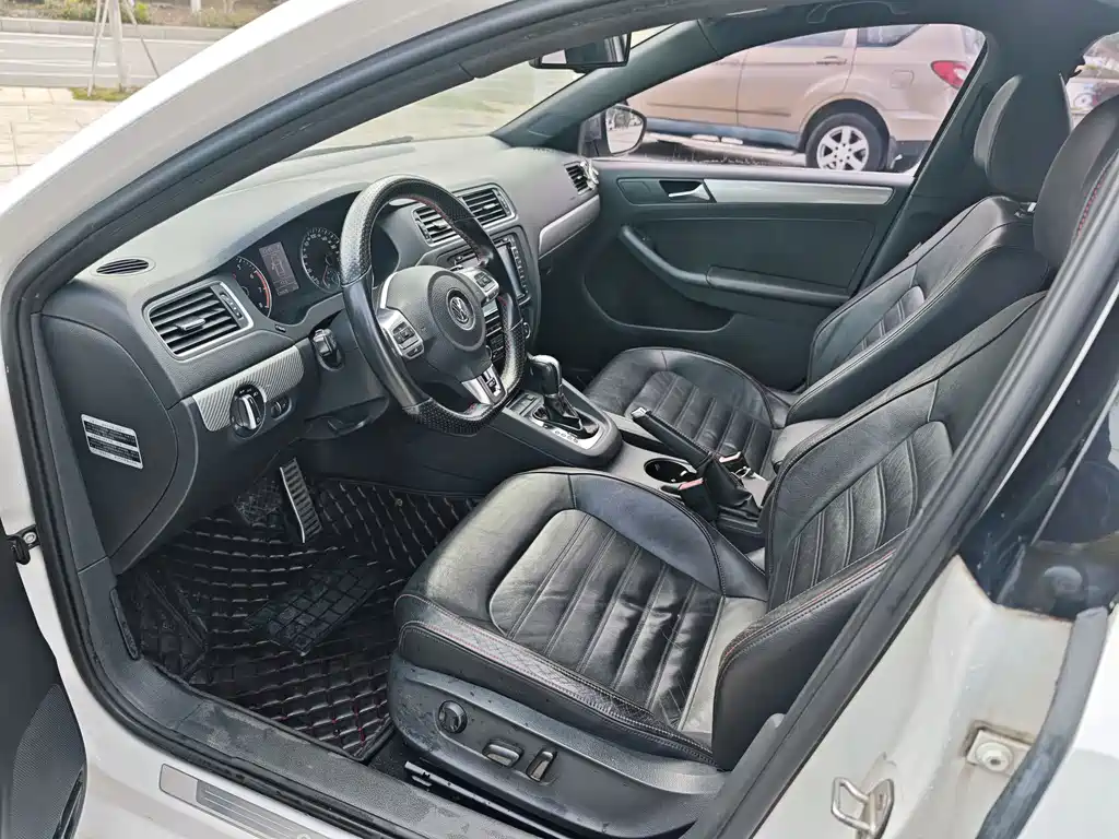 Sagitar 2013 2.0TSI GLI купить на сайте DeffCars