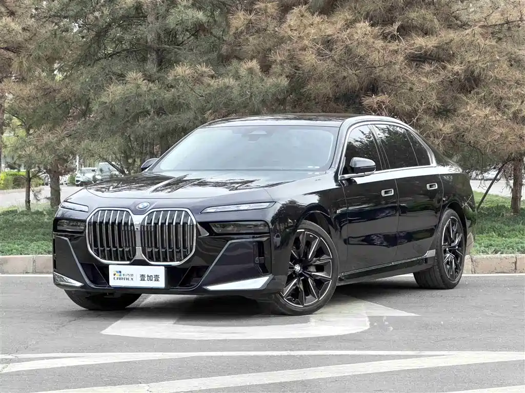 BMW 7 Series 2023 740Li Leading M Sports Package купить на сайте DeffCars