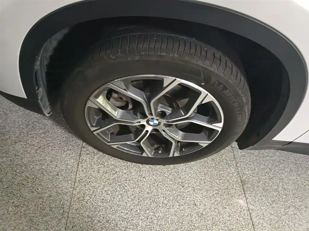 BMW X1 2021 sDrive25Li Leading Model купить на сайте DeffCars