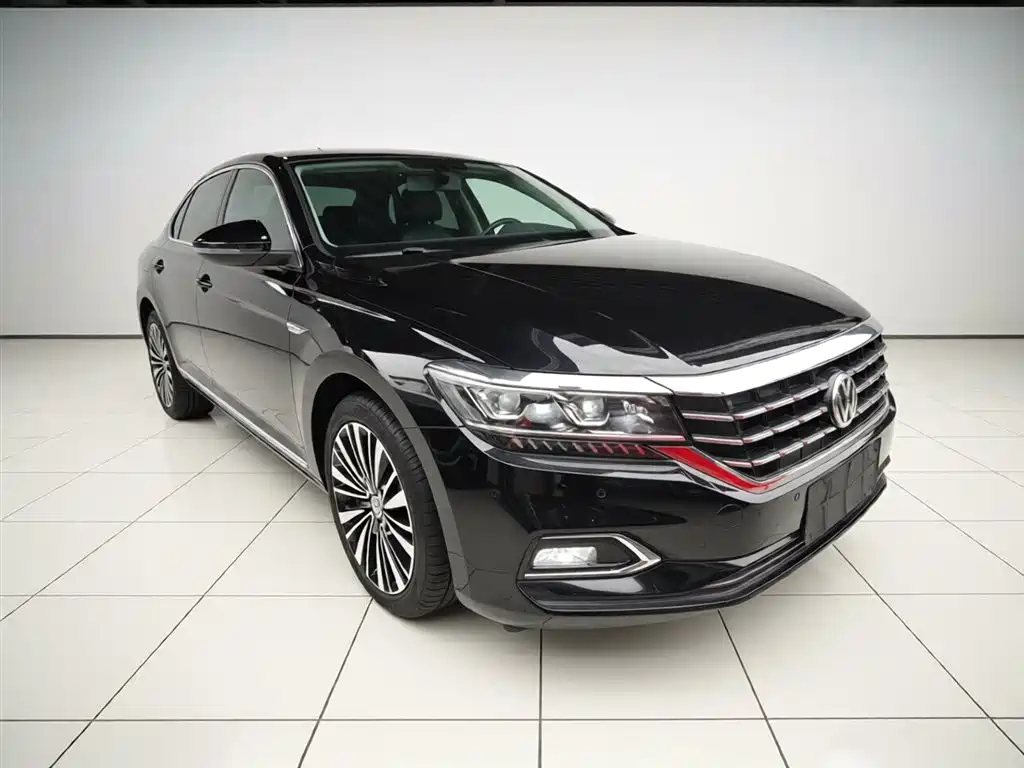 Passat 2019 330TSI Deluxe Edition National VI купить на сайте DeffCars