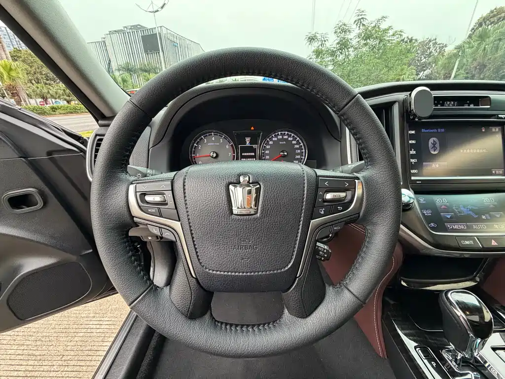 Crown 2017 2.0T Sports Edition купить на сайте DeffCars