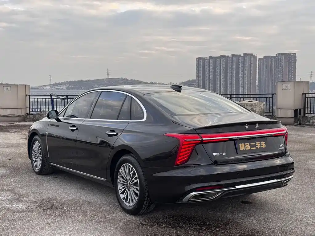 Hongqi H5 2023 1.5T DCT Zhilian Qiyue Edition купить на сайте DeffCars