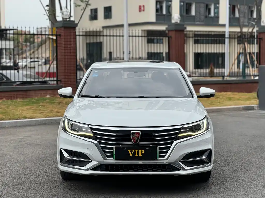 Roewe i6 New Energy 2017 45T Hybrid Internet Smart Edition купить на сайте DeffCars