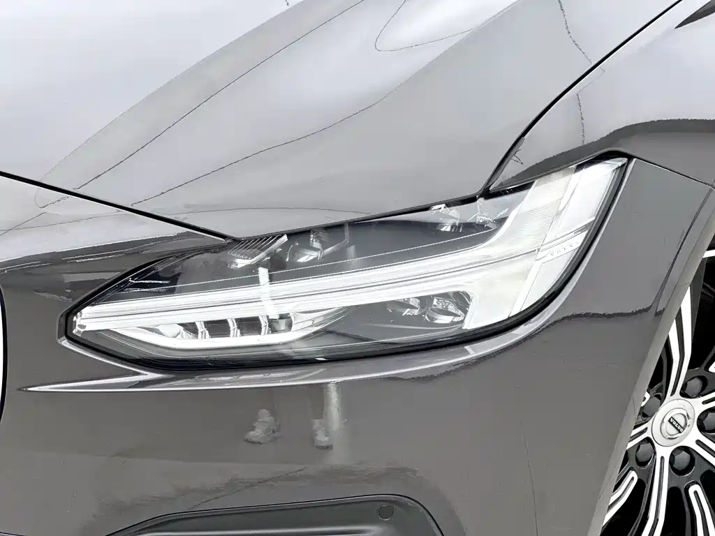 Volvo S90 2021 B5 Zhiyi Luxury Edition купить на сайте DeffCars
