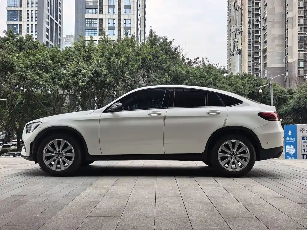 Mercedes-Benz GLC Coupe 2021 GLC 260 4MATIC Coupe SUV купить на сайте DeffCars