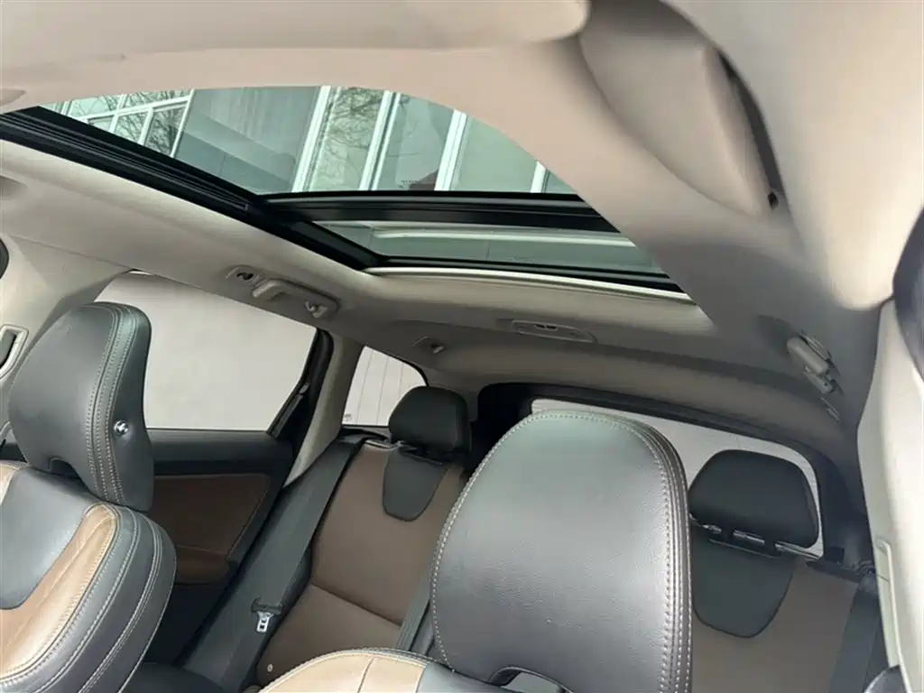 Volvo XC60 2017 T5 AWD Zhiyuan upgraded version купить на сайте DeffCars