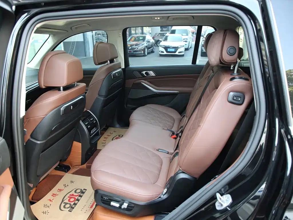 BMW X7 2023 xDrive40i Leading Luxury Package купить на сайте DeffCars