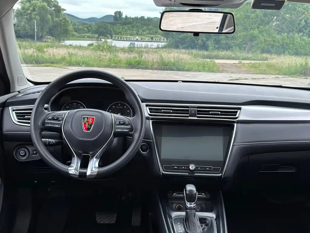 Roewe i5 2019 1.5L automatic 4G Internet Langham Edition купить на сайте DeffCars