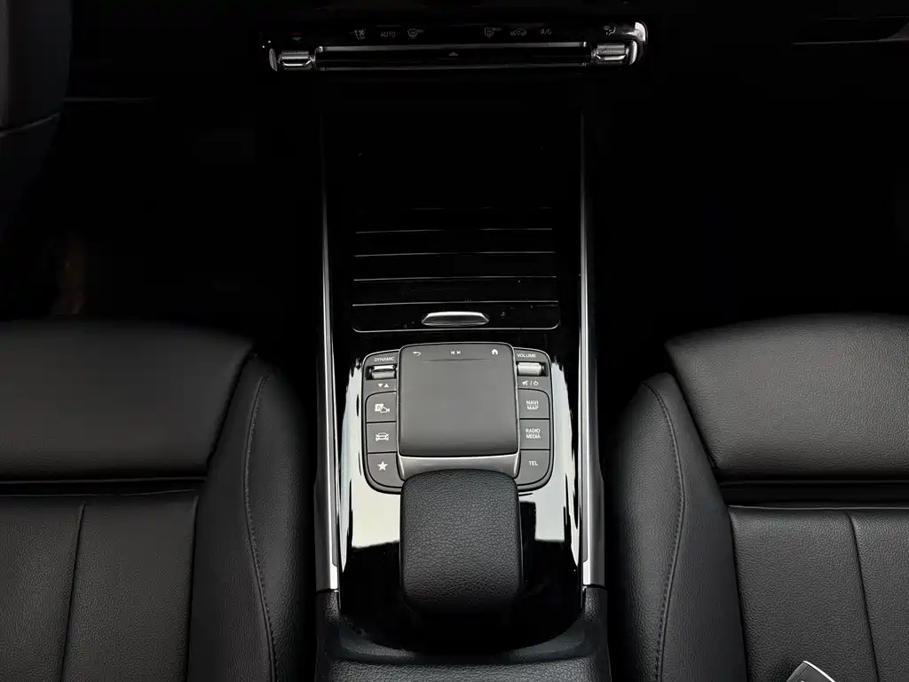 Mercedes-Benz GLB 2021 GLB 200 Dynamic купить на сайте DeffCars