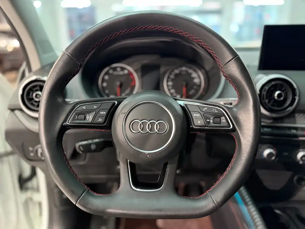 Audi Q2L 2022 35 TFSI Enterprising and Elegant Model купить на сайте DeffCars