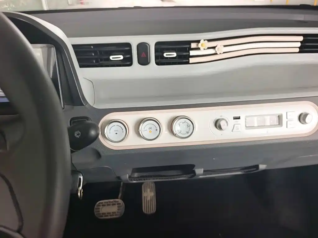 Hongguang MINIEV 2021 Macaron enjoys three Yuan lithium купить на сайте DeffCars