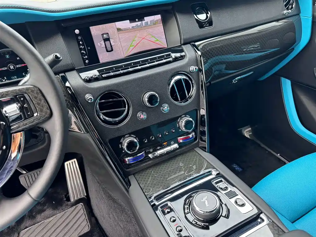 Cullinan 2020 Black Badge купить на сайте DeffCars