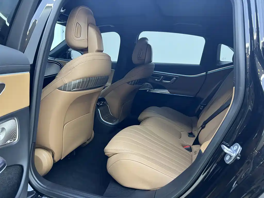 Mercedes-Benz E-Class 2024 E 300 L Luxury Model купить на сайте DeffCars