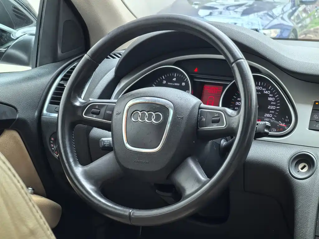 Audi Q7 2011 3.0 TFSI technology 245kW купить на сайте DeffCars