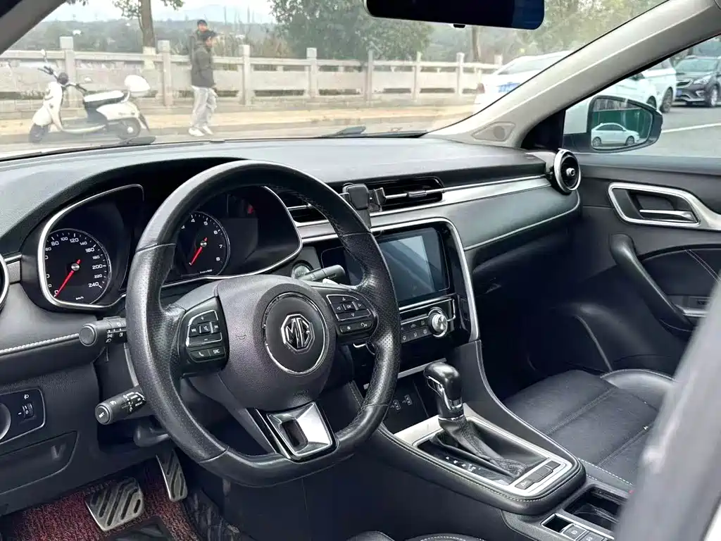 MG6 2019 20T Automatic Trophy 10th Anniversary Edition купить на сайте DeffCars