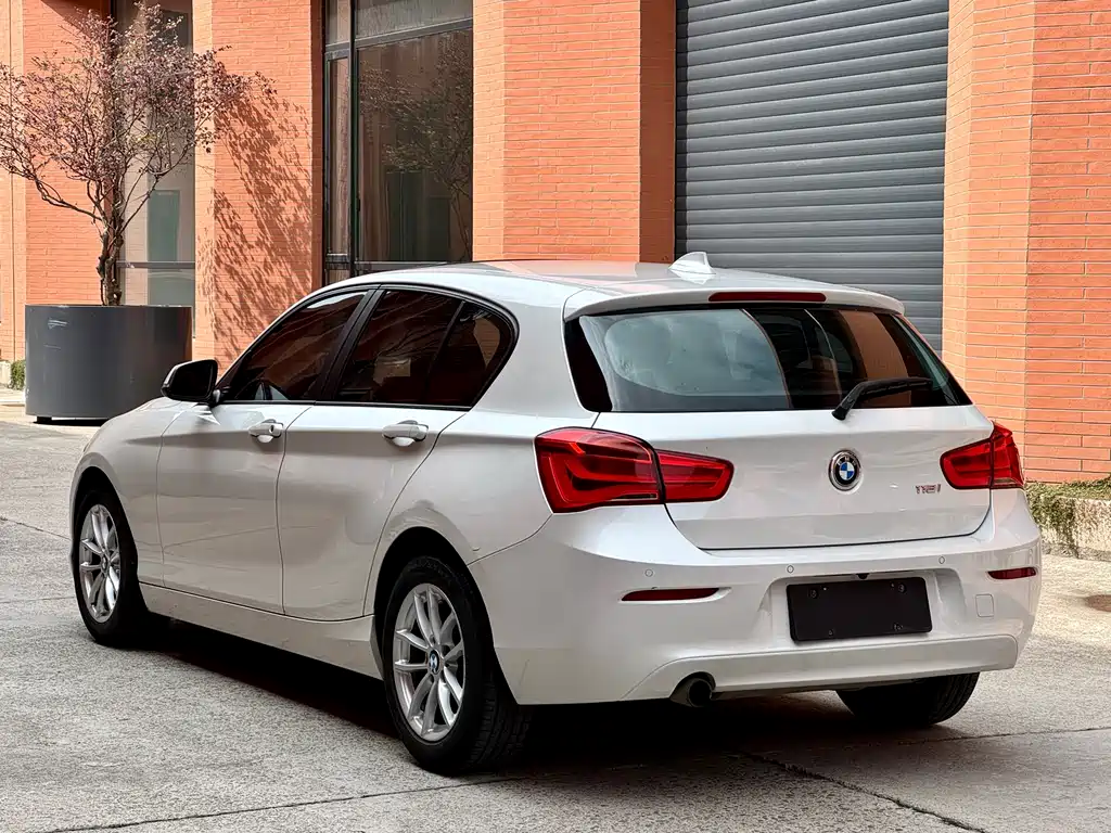 BMW 1 Series imported 2016 118i leading model купить на сайте DeffCars