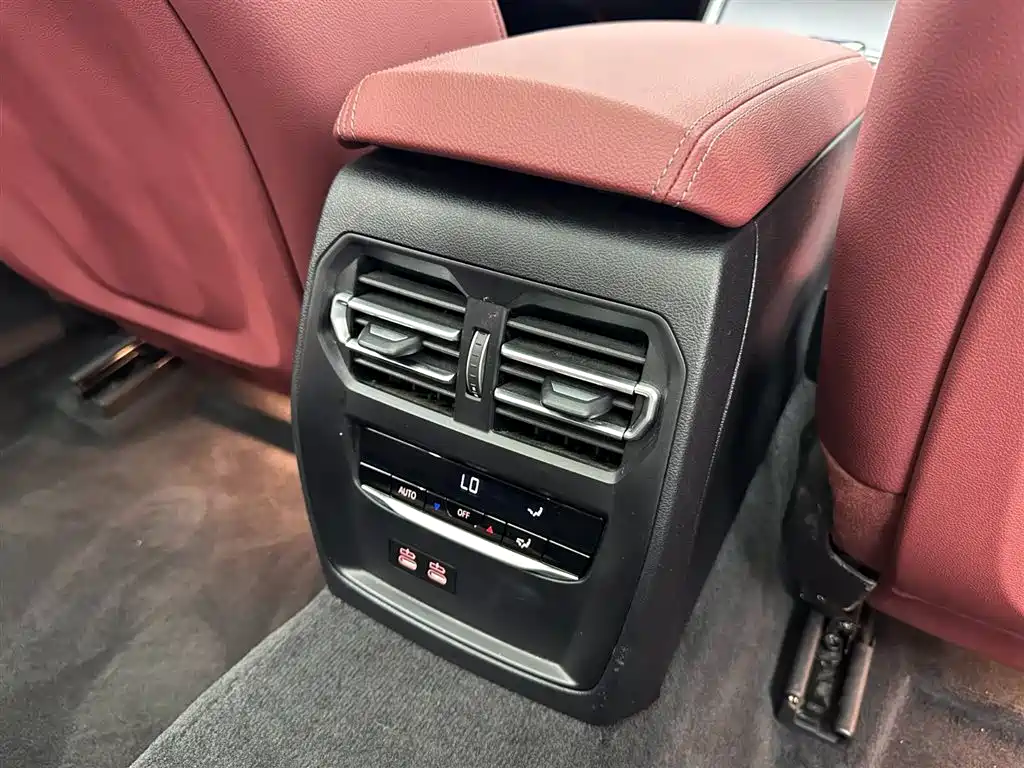 BMW 3 Series 2025 330Li M Sports Night Package купить на сайте DeffCars