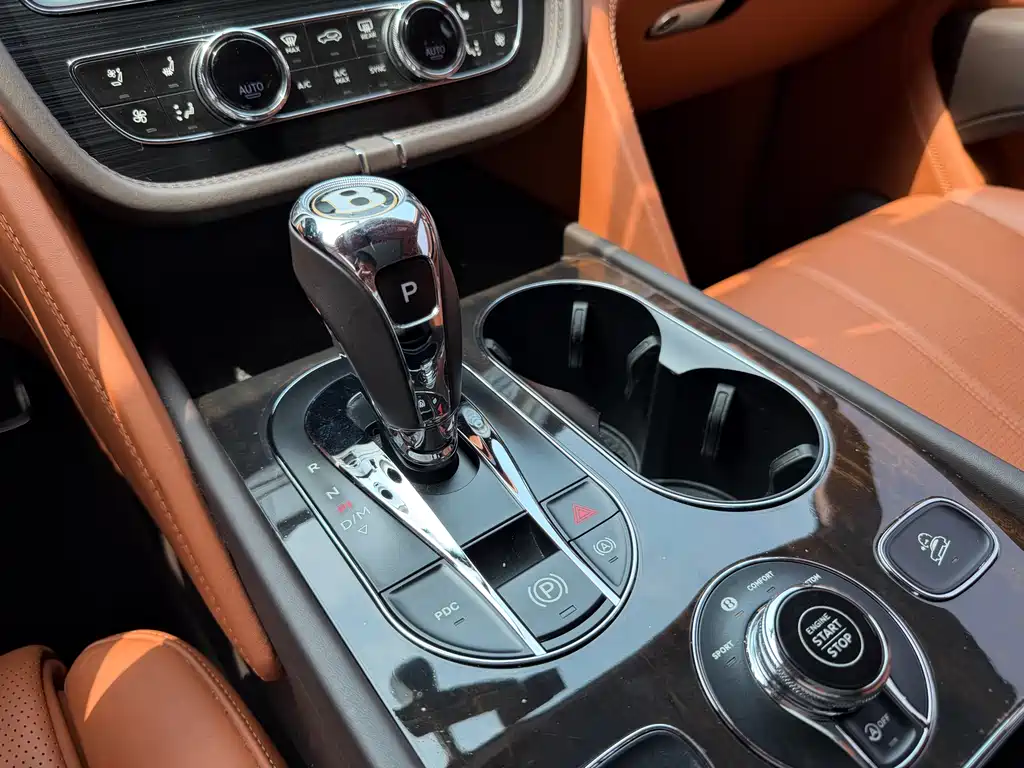 Bentayga 2018 4.0T V8 купить на сайте DeffCars
