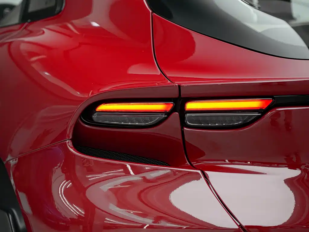 Purosangue 2023 6.5L V12 купить на сайте DeffCars