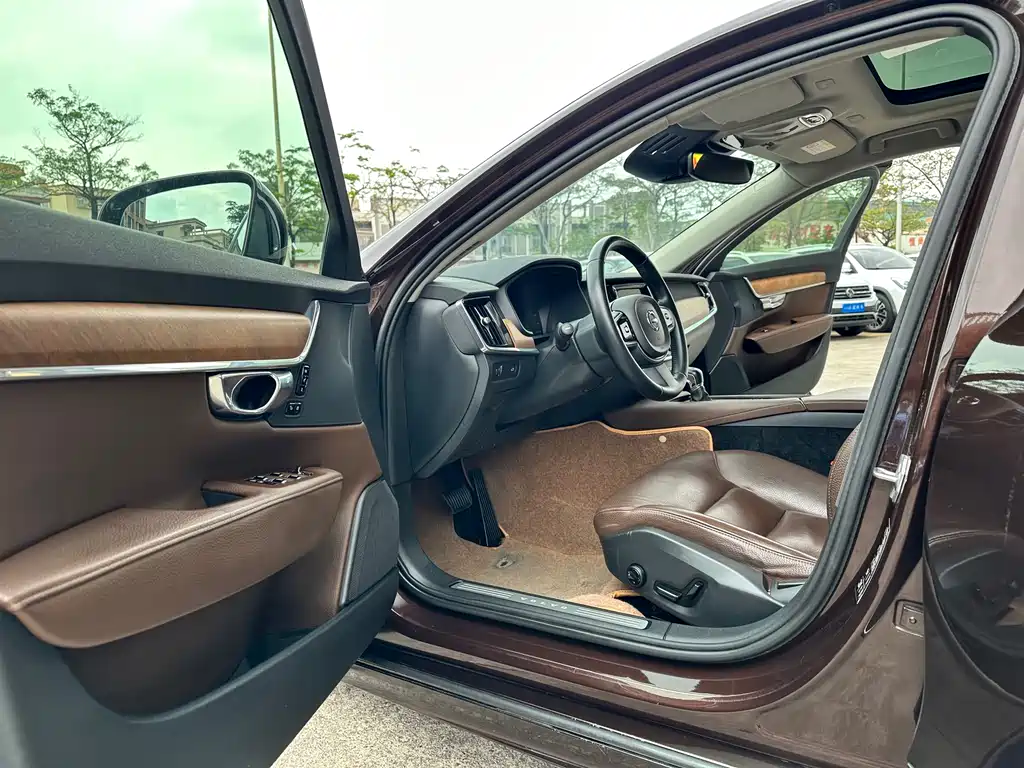 Volvo S90 2019 T5 Smart Edition купить на сайте DeffCars