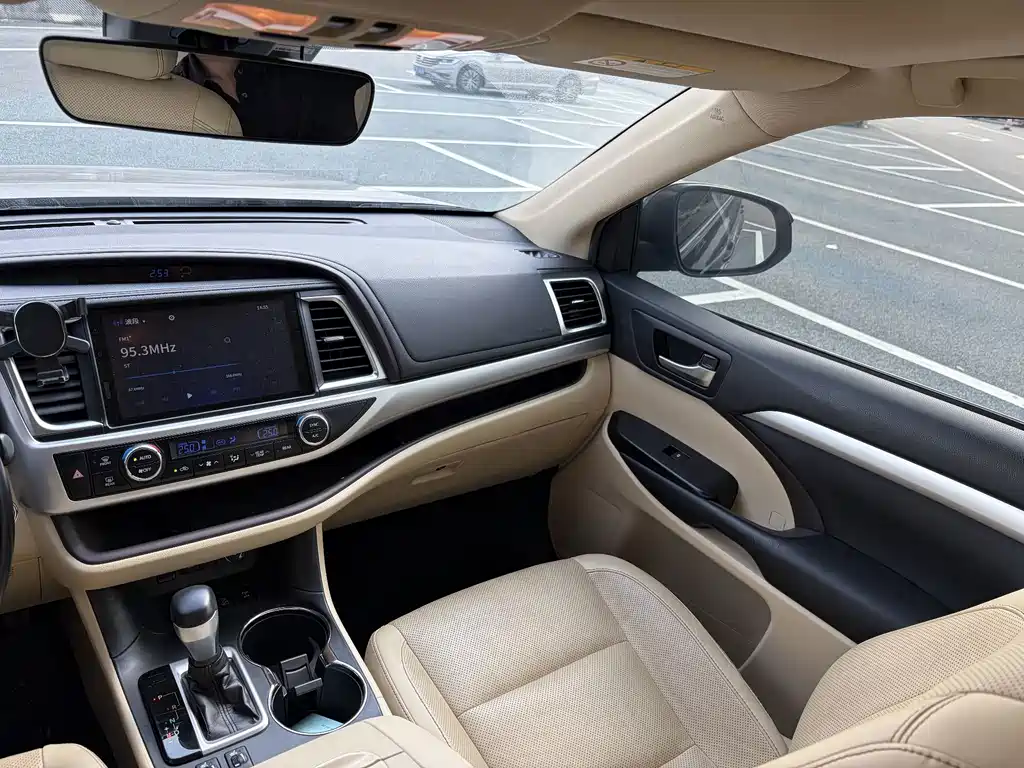 Highlander 2018 2.0T 4WD Premium Edition 7 Seater Country VI купить на сайте DeffCars