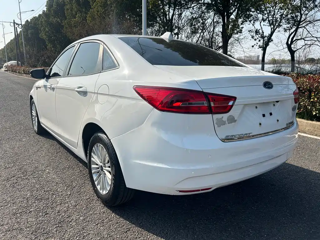 Escort 2017 facelift 1.5L automatic comfort model купить на сайте DeffCars