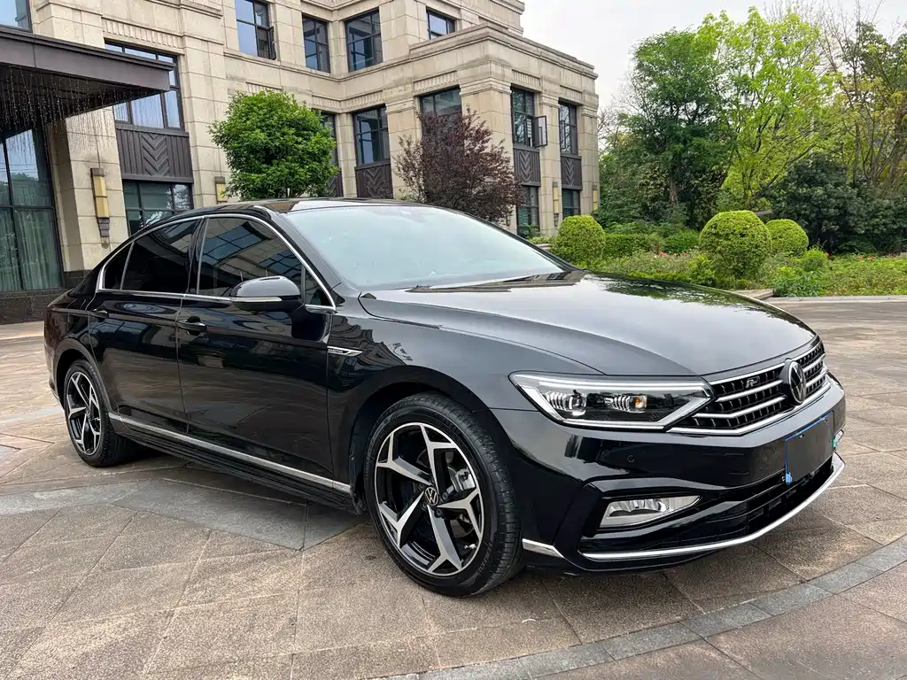 Magotan 2023 2 million commemorative edition 330TSI DSG luxury model купить на сайте DeffCars