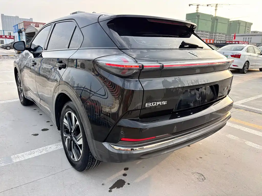 Nezha U 2023 model Nezha U-Ⅱ Challenge Edition 400 U show ternary lithium купить на сайте DeffCars