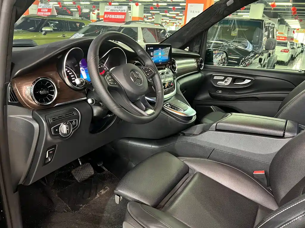 Mercedes-Benz V-Class 2022 V 260 Pilot Edition купить на сайте DeffCars
