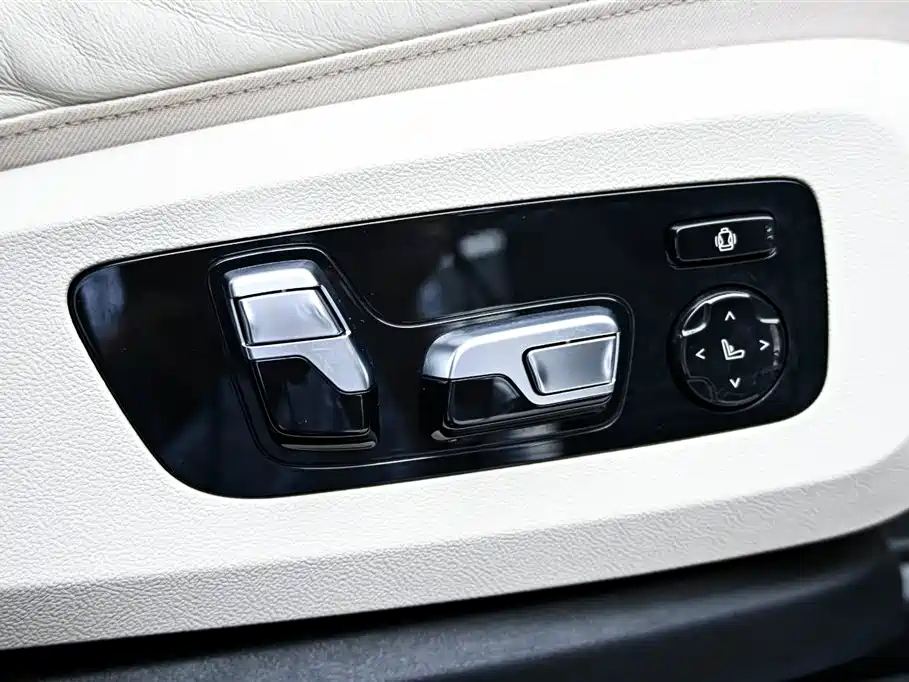 BMW X7 2022 xDrive40i Exclusive M Sports Package купить на сайте DeffCars