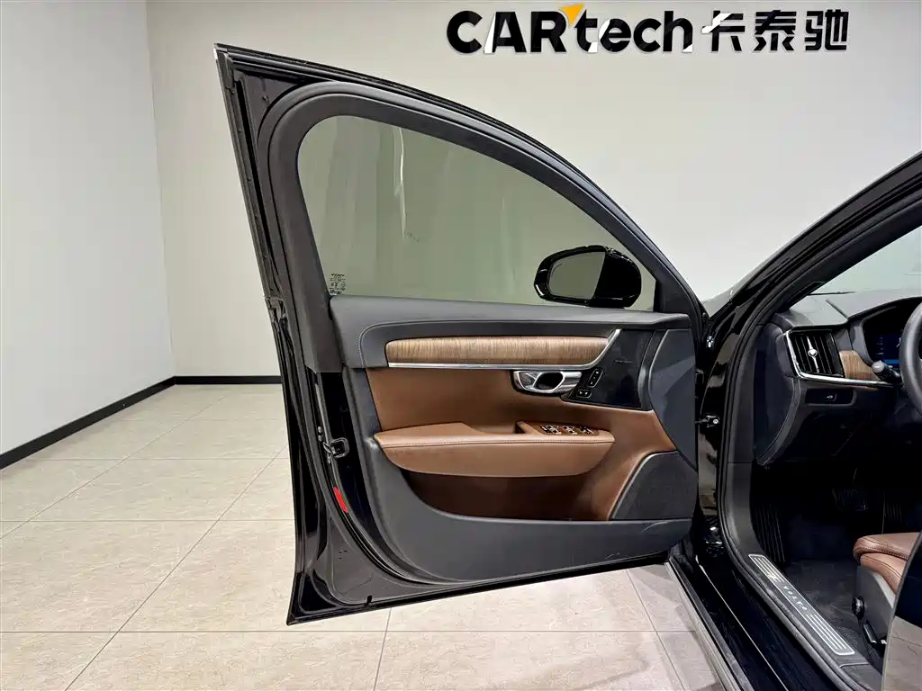Volvo S90 2024 B5 Zhiyuan Luxury Edition купить на сайте DeffCars