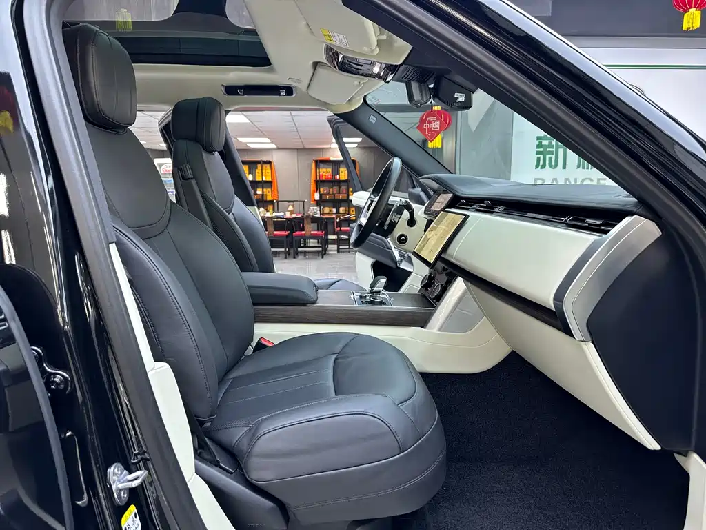 Range Rover 2023 3.0 L6 400PS Seven-seater Extended Edition купить на сайте DeffCars