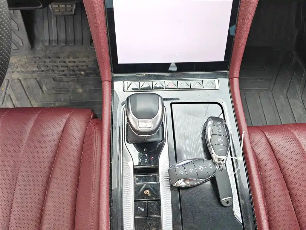 Hongqi H5 2024 1.5T DCT Zhilian Qiyun Edition купить на сайте DeffCars