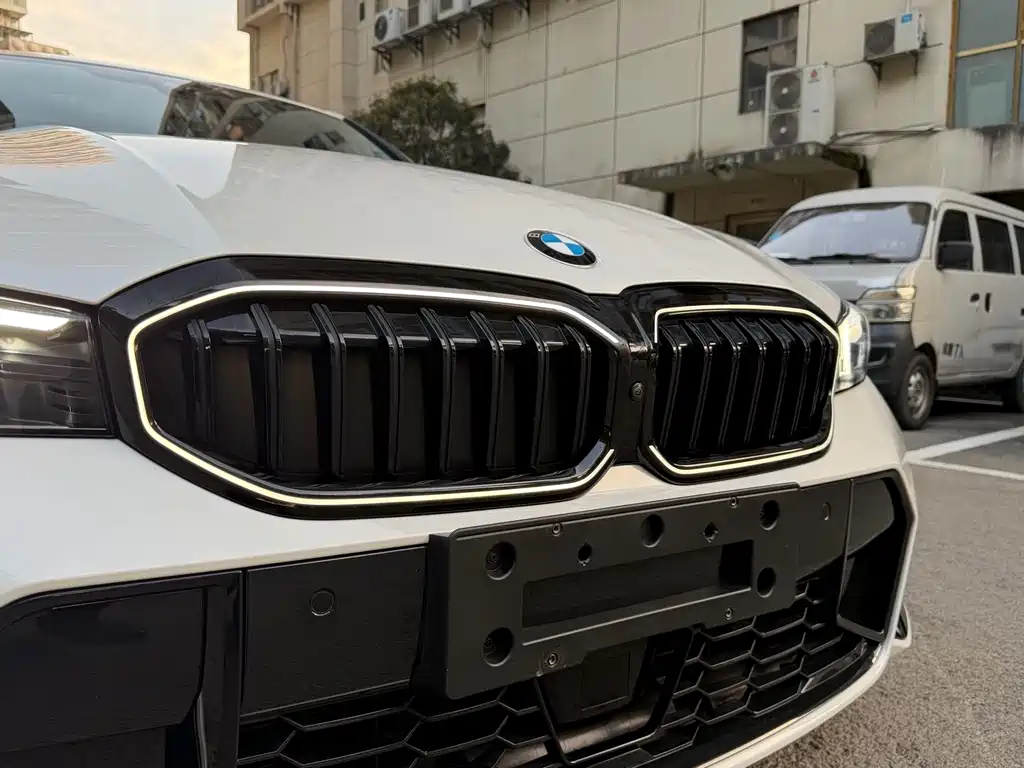 BMW 3 Series 2025 330Li M Sports Night Package купить на сайте DeffCars