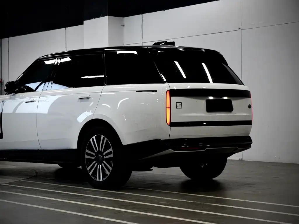 Range Rover 2023 3.0 L6 400PS Extended Edition купить на сайте DeffCars