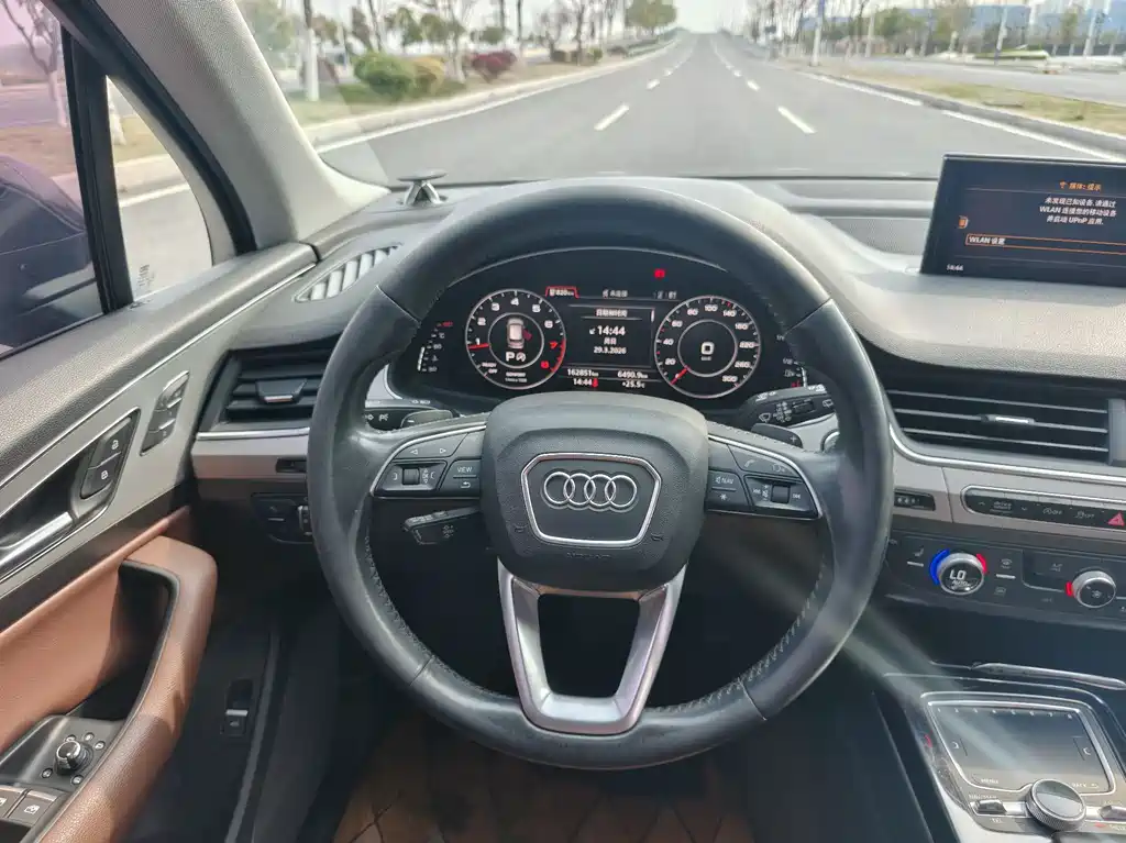 Audi Q7 2018 40 TFSI comfort type купить на сайте DeffCars