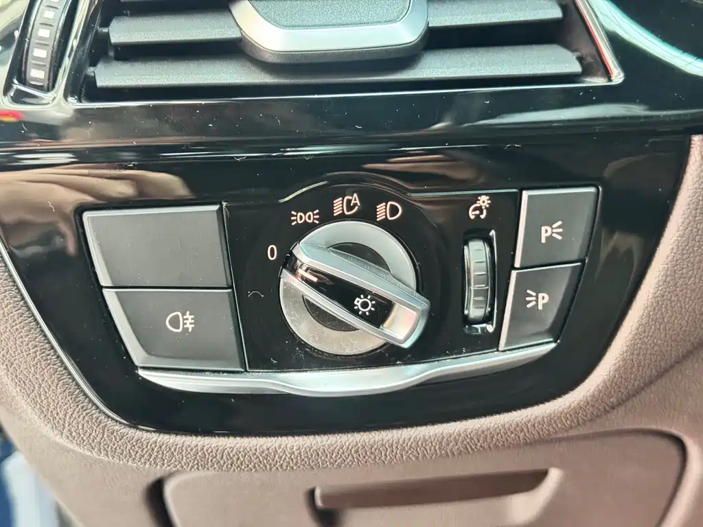 BMW 5 Series 2022 Facelift 2 530Li Exclusive M Sports Package купить на сайте DeffCars