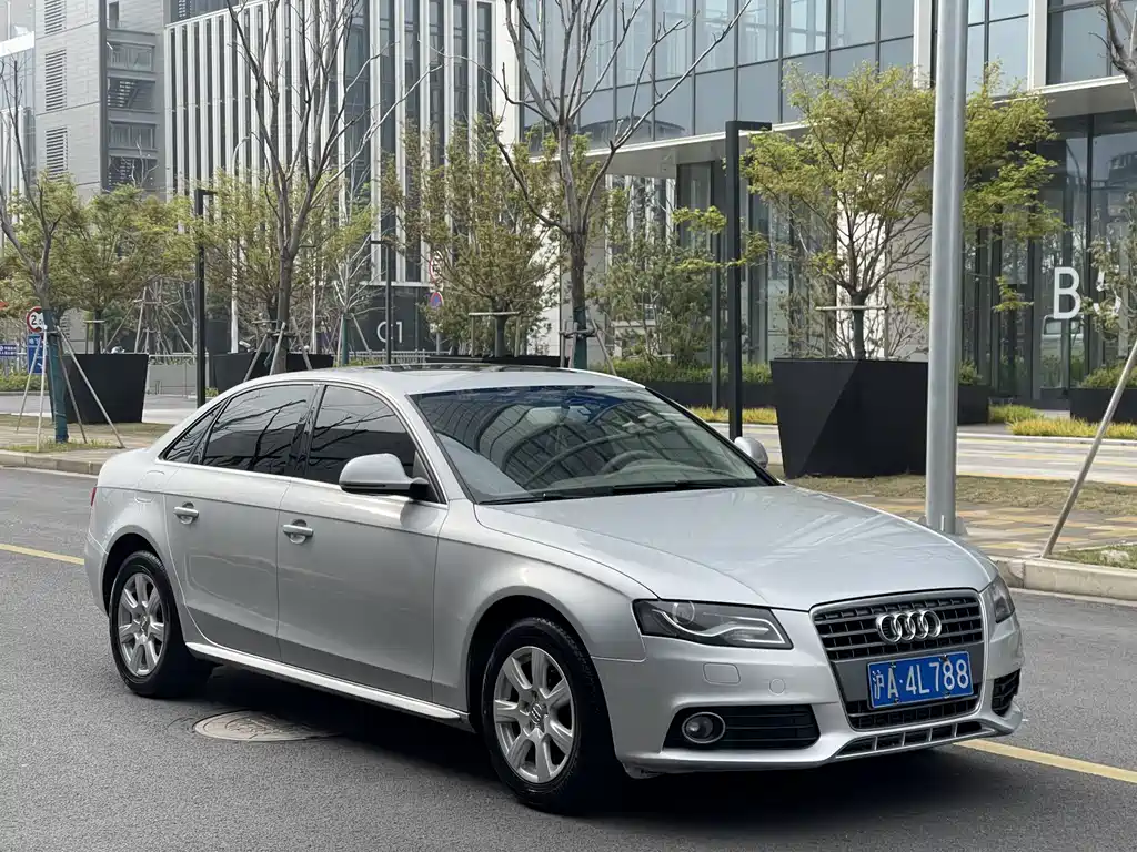 Audi A4L 2010 2.0 TFSI technology купить на сайте DeffCars