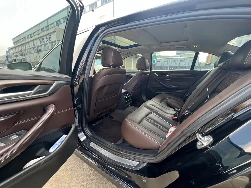 BMW 5 Series 2018 facelift 530Li leading model luxury package купить на сайте DeffCars
