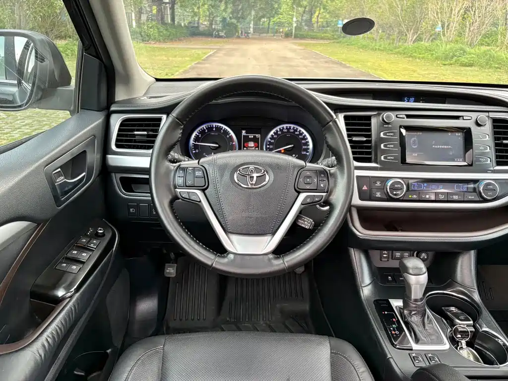 Highlander 2018 2.0T four-wheel drive luxury version 7 seats National V купить на сайте DeffCars