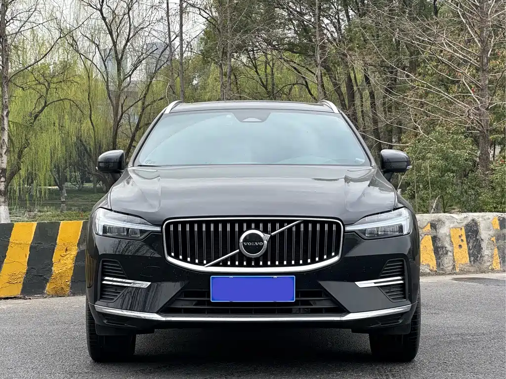 Volvo XC60 2025 B5 four-wheel drive Zhiyuan luxury version купить на сайте DeffCars