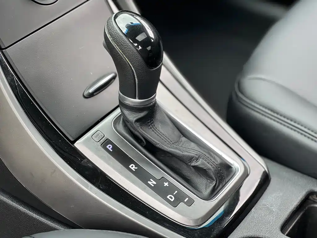 Elantra 2016 1.6L automatic premium model купить на сайте DeffCars