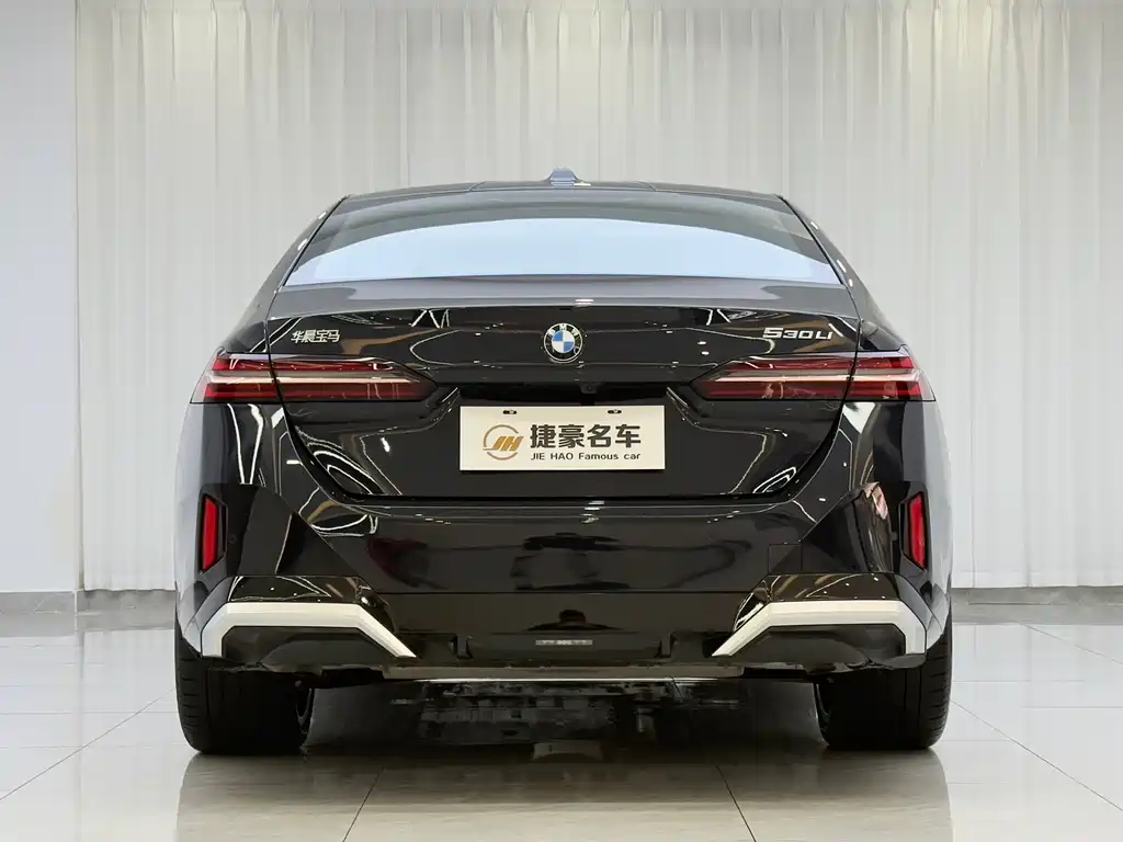 BMW 5 Series 2025 530Li Exclusive M Sports Package купить на сайте DeffCars