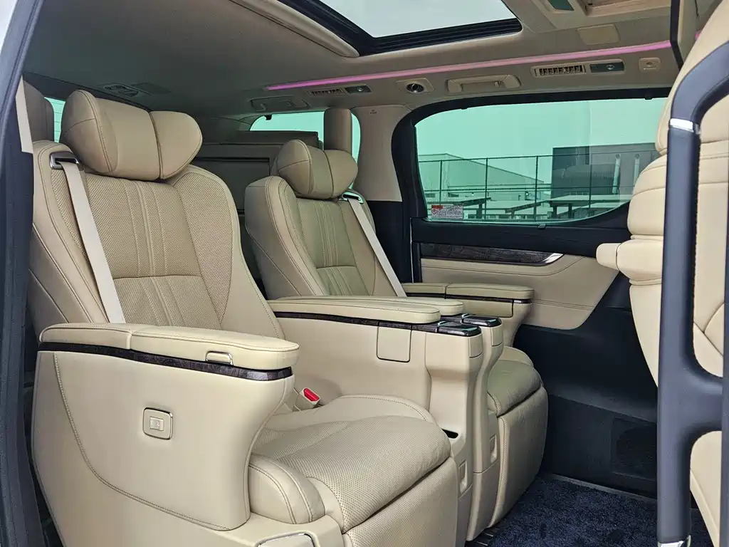 Wilfa 2021 Crown Dual Engine 2.5L HV Premium Edition купить на сайте DeffCars